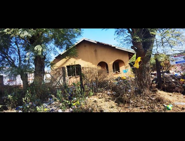 4 BEDROOM FREESTANDING FOR SALE IN MPOPHOMENI